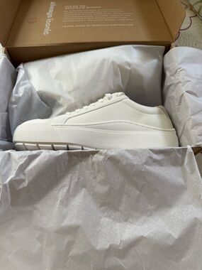 Dr. Scholl's Cream Low-Top Platform Sneakers